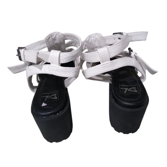 🎄2/$10🎄[H233] White Crocodile Gladiator Sandals - Picture 5 of 8